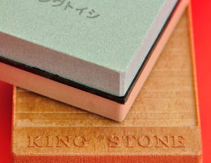 Close-up Dual waterstone KING KG-65 whetstone double side
